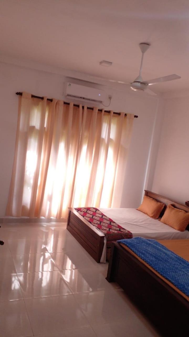 Bosadi Homestay カトゥナカヤ エクステリア 写真